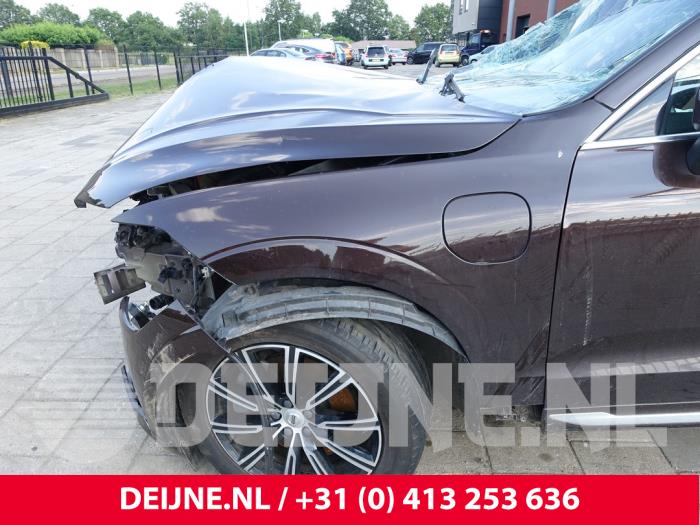 Volvo XC60 II 2.0 T8 16V Recharge, Twin Engine AWD Sloopvoertuig (2018, Bruin)
