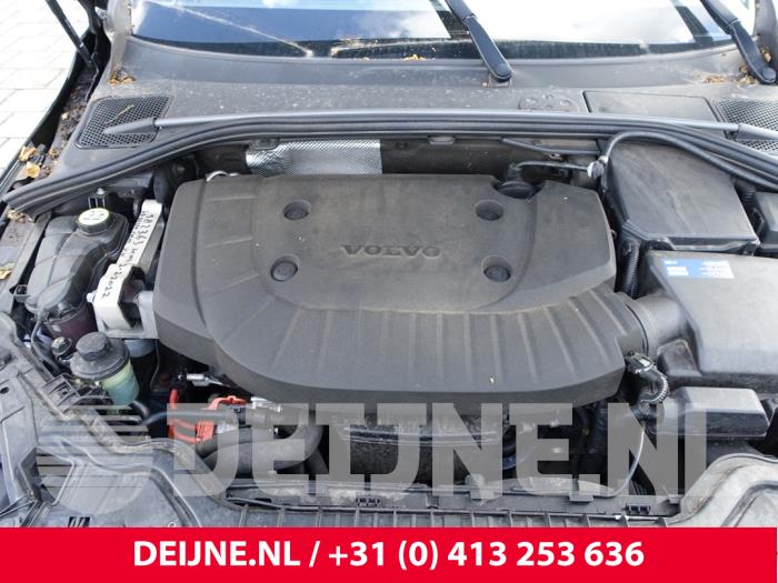 Volvo V60 I 2.4 D6 20V AWD Twin Engine Plug-in Hybrid Sloopvoertuig (2015, Zwart)