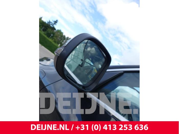 Volvo V60 I 2.4 D6 20V AWD Twin Engine Plug-in Hybrid Sloopvoertuig (2015, Zwart)