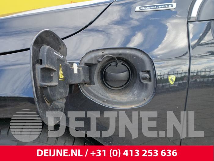 Volvo V60 I 2.4 D6 20V AWD Twin Engine Plug-in Hybrid Sloopvoertuig (2015, Zwart)