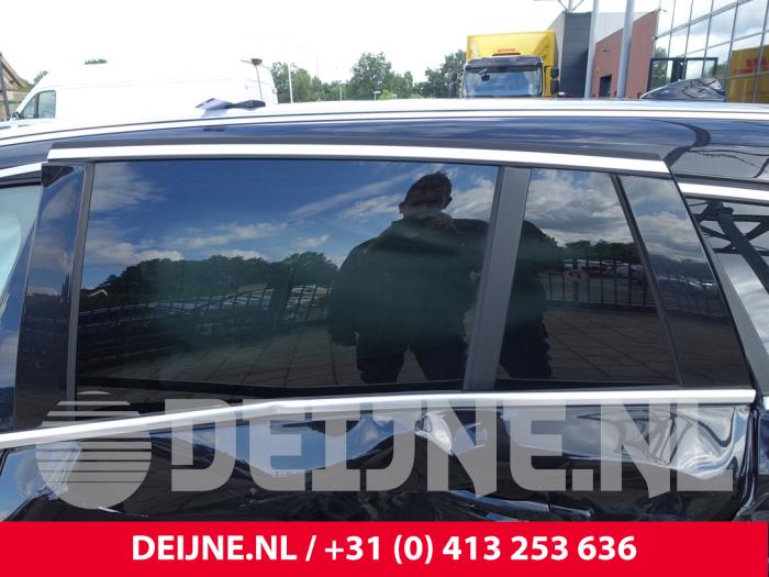 Volvo V60 I 2.4 D6 20V AWD Twin Engine Plug-in Hybrid Sloopvoertuig (2015, Zwart)