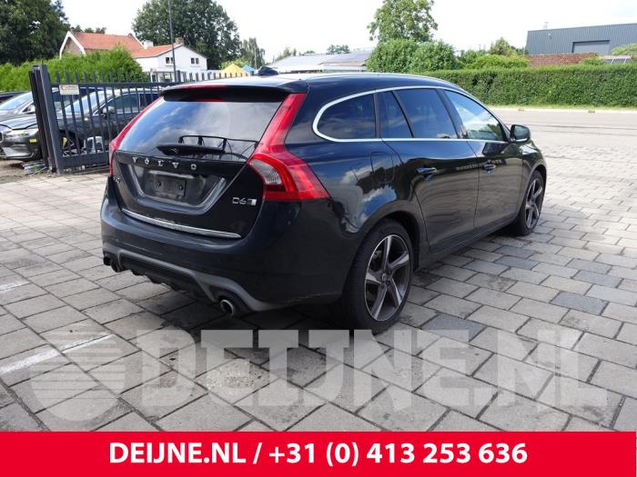 Volvo V60 I 2.4 D6 20V AWD Twin Engine Plug-in Hybrid Sloopvoertuig (2015, Zwart)