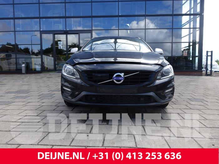 Volvo V60 I 2.4 D6 20V AWD Twin Engine Plug-in Hybrid Sloopvoertuig (2015, Zwart)