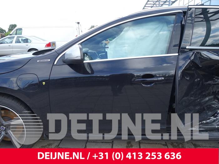 Volvo V60 I 2.4 D6 20V AWD Twin Engine Plug-in Hybrid Sloopvoertuig (2015, Zwart)