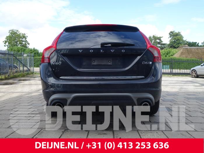 Volvo V60 I 2.4 D6 20V AWD Twin Engine Plug-in Hybrid Sloopvoertuig (2015, Zwart)