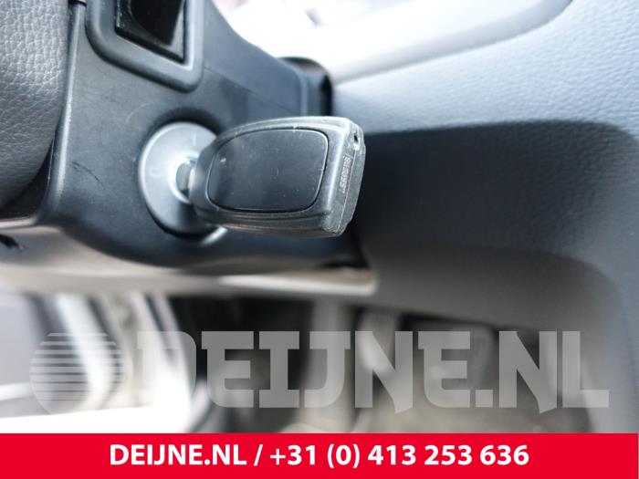 Volvo S60 I 2.4 20V 140 Sloopvoertuig (2005, Grijs)