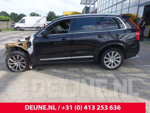 Volvo XC90 16-
