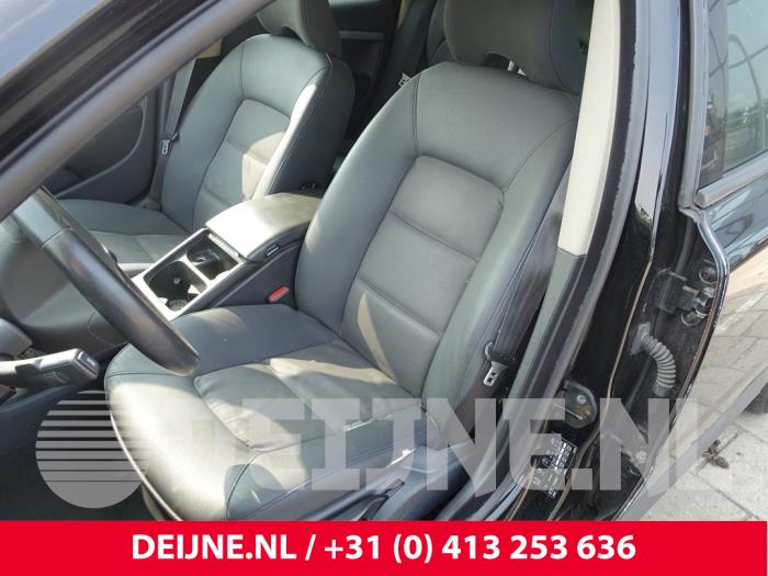 Volvo V70 2.5 T 20V Sloopvoertuig (2007, Zwart)