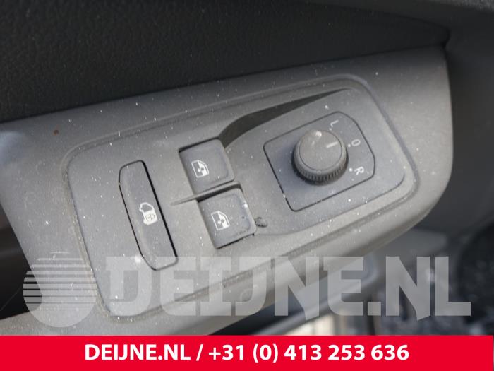 Volkswagen Caddy Cargo V 2.0 TDI BlueMotionTechnology Sloopvoertuig (2024, Zwart)