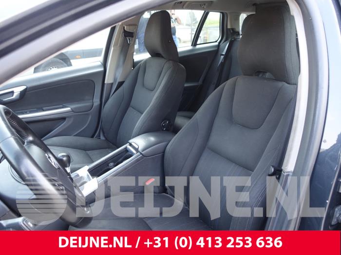 Volvo V60 I 1.6 DRIVe Sloopvoertuig (2011, Grijs)