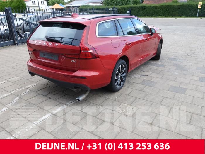 Volvo V60 II 2.0 B4 16V Mild Hybrid Sloopvoertuig (2021, Rood)