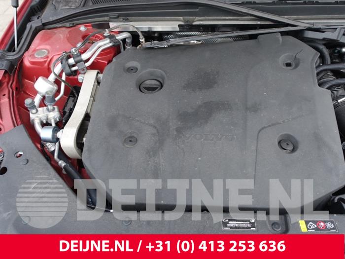 Volvo V60 II 2.0 B4 16V Mild Hybrid Sloopvoertuig (2021, Rood)