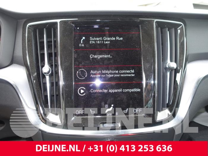 Volvo V60 II 2.0 B4 16V Mild Hybrid Sloopvoertuig (2021, Rood)