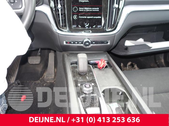 Volvo V60 II 2.0 B4 16V Mild Hybrid Sloopvoertuig (2021, Rood)