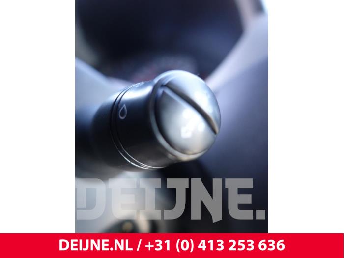 Renault Master III 2.3 dCi 100 16V FWD Sloopvoertuig (2012, Wit)