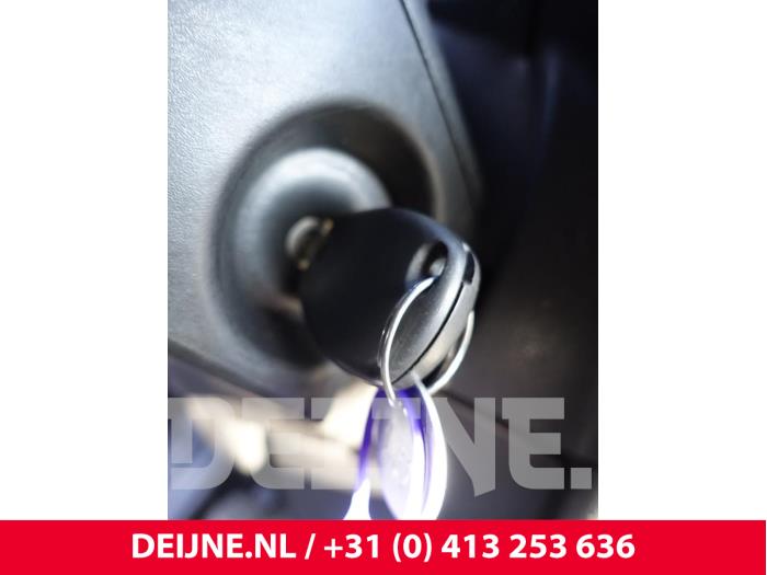 Renault Master III 2.3 dCi 100 16V FWD Sloopvoertuig (2012, Wit)