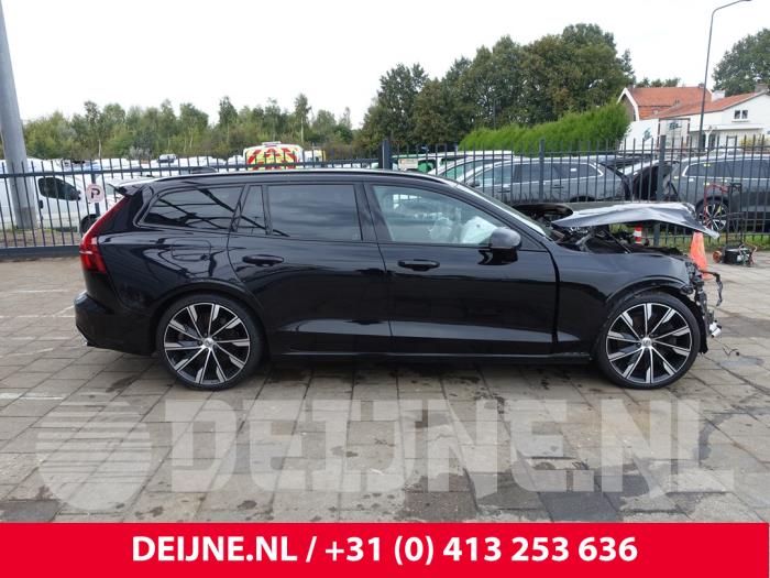 Volvo V60 II 2.0 T5 16V Sloopvoertuig (2018, Zwart)