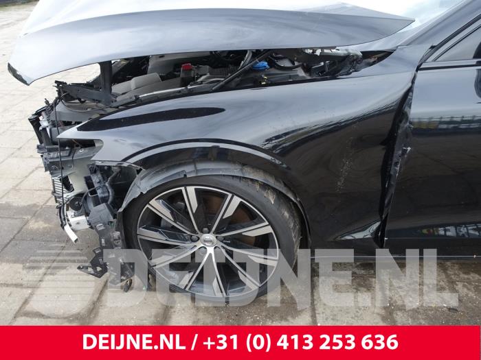 Volvo V60 II 2.0 T5 16V Sloopvoertuig (2018, Zwart)