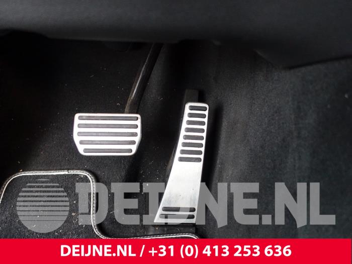 Volvo V60 II 2.0 T5 16V Sloopvoertuig (2018, Zwart)