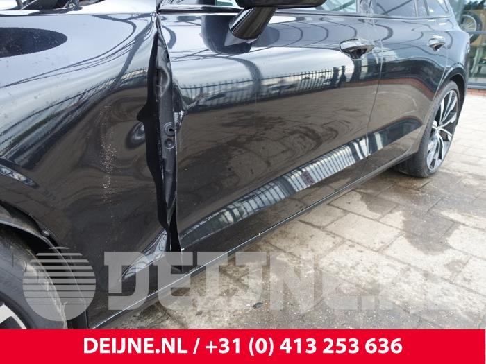 Volvo V60 II 2.0 T5 16V Sloopvoertuig (2018, Zwart)