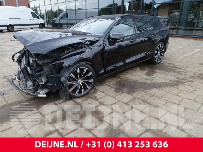 Volvo V60 II 2.0 T5 16V Sloopvoertuig (2018, Zwart)