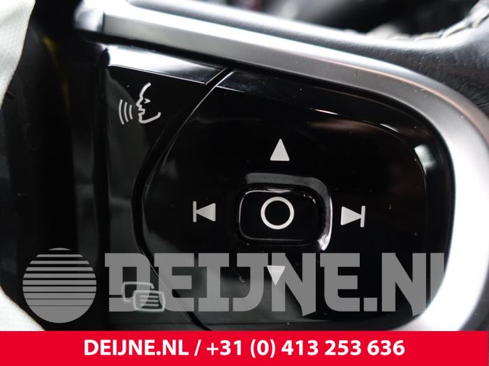 Volvo V60 II 2.0 T5 16V Sloopvoertuig (2018, Zwart)