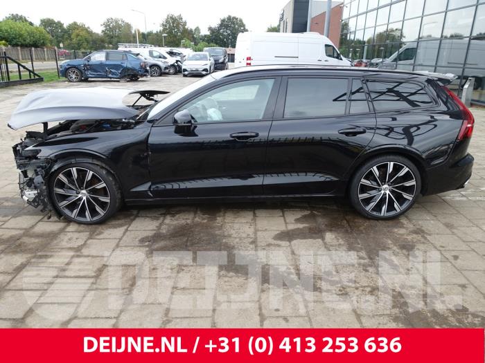 Volvo V60 II 2.0 T5 16V Sloopvoertuig (2018, Zwart)