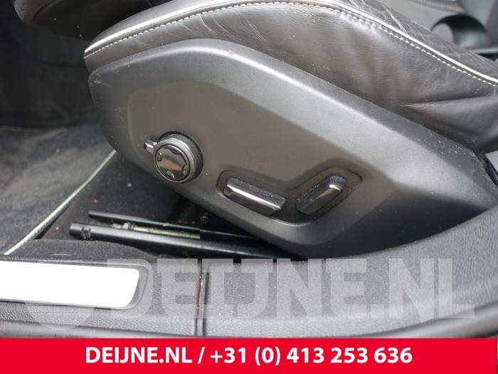 Volvo V60 II 2.0 T5 16V Sloopvoertuig (2018, Zwart)