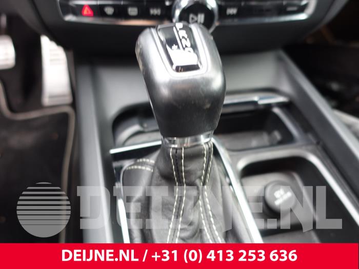 Volvo V60 II 2.0 T5 16V Sloopvoertuig (2018, Zwart)