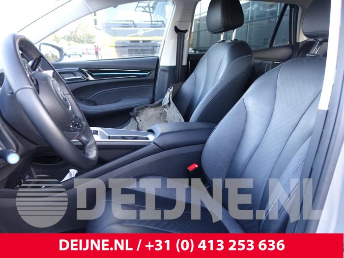 MG MG5 Electric Sloopvoertuig (2023, Grijs)