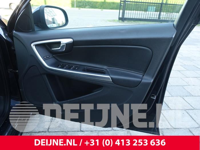 Volvo S60 II 2.0 D4 16V Sloopvoertuig (2016, Donker, Blauw)