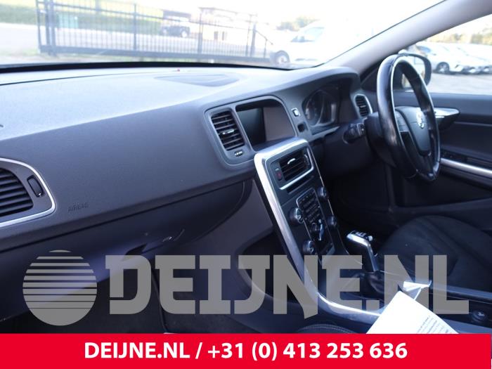 Volvo S60 II 2.0 D4 16V Sloopvoertuig (2016, Donker, Blauw)