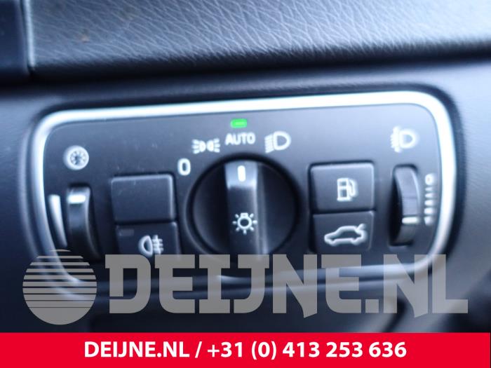 Volvo S60 II 2.0 D4 16V Sloopvoertuig (2016, Donker, Blauw)