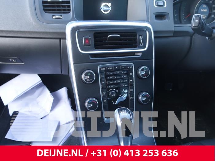Volvo S60 II 2.0 D4 16V Sloopvoertuig (2016, Donker, Blauw)