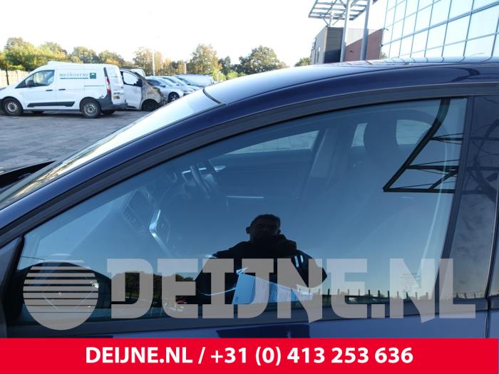 Volvo S60 II 2.0 D4 16V Sloopvoertuig (2016, Donker, Blauw)