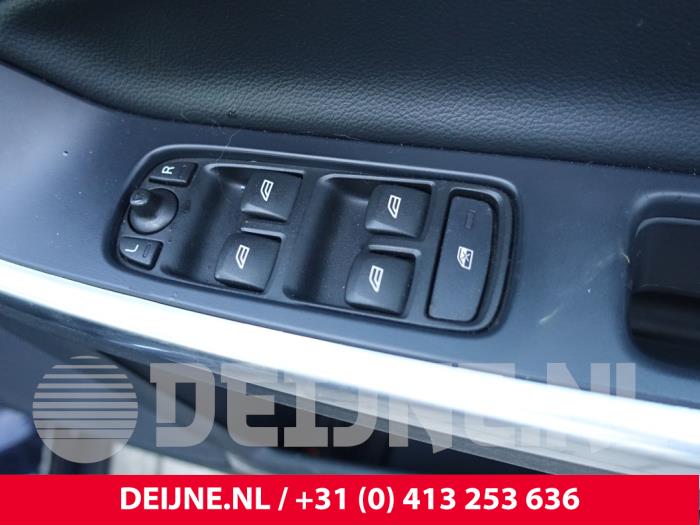 Volvo S60 II 2.0 D4 16V Sloopvoertuig (2016, Donker, Blauw)