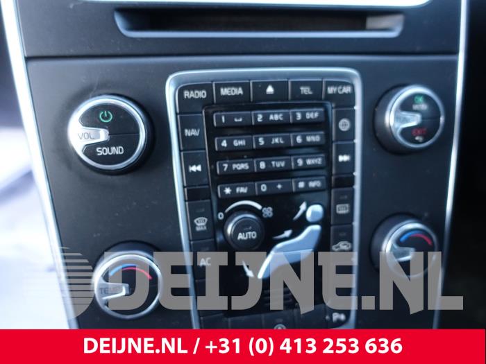 Volvo S60 II 2.0 D4 16V Sloopvoertuig (2016, Donker, Blauw)
