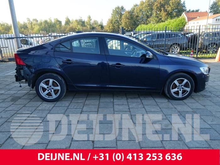 Volvo S60 II 2.0 D4 16V Sloopvoertuig (2016, Donker, Blauw)