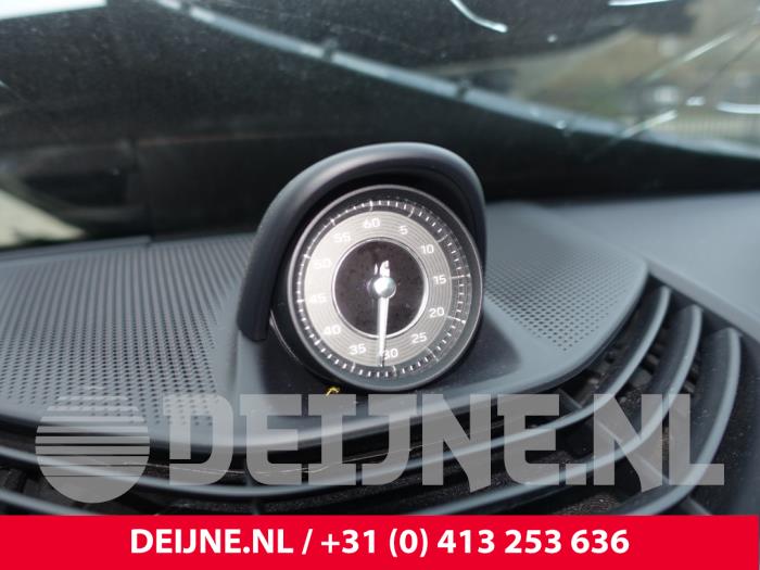 Porsche Taycan Cross Turismo 4S Performance Battery Plus Sloopvoertuig (2022, Zwart)