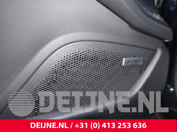 Porsche Taycan Cross Turismo 4S Performance Battery Plus Sloopvoertuig (2022, Zwart)