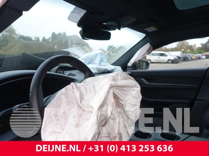 Porsche Taycan Cross Turismo 4S Performance Battery Plus Sloopvoertuig (2022, Zwart)