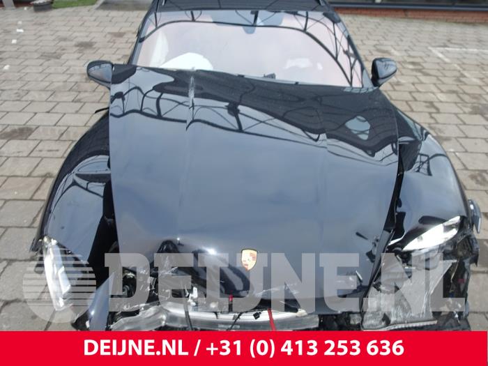 Porsche Taycan Cross Turismo 4S Performance Battery Plus Sloopvoertuig (2022, Zwart)