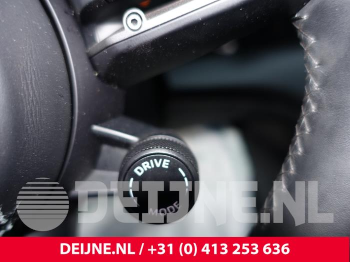 Porsche Taycan Cross Turismo 4S Performance Battery Plus Sloopvoertuig (2022, Zwart)