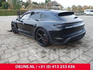 Porsche Taycan 21-