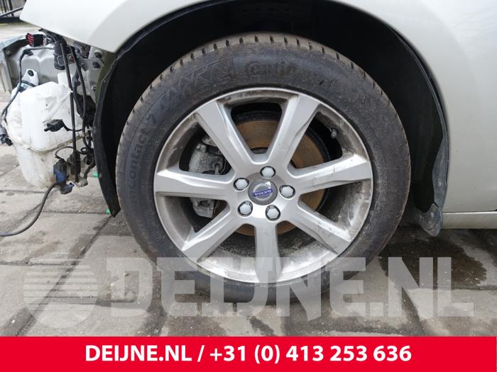 Volvo V60 I 2.0 D4 16V Sloopvoertuig (2017, Champagne)