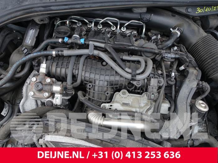 Volvo V60 I 2.0 D4 16V Sloopvoertuig (2017, Champagne)