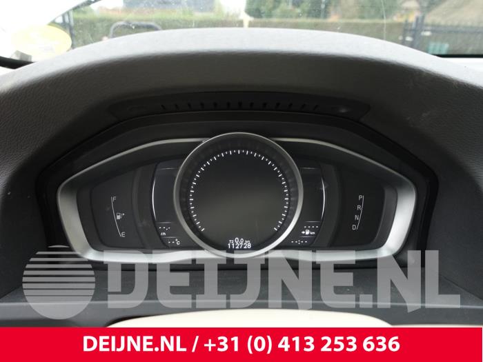 Volvo V60 I 2.0 D4 16V Sloopvoertuig (2017, Champagne)