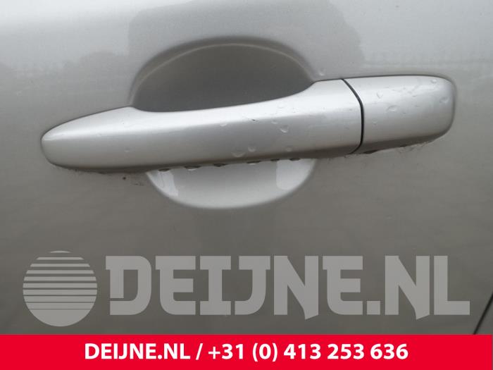 Volvo V60 I 2.0 D4 16V Sloopvoertuig (2017, Champagne)