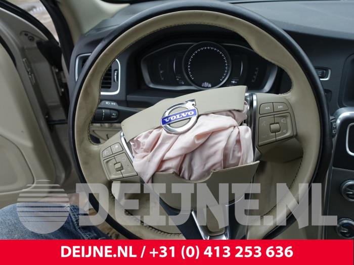 Volvo V60 I 2.0 D4 16V Sloopvoertuig (2017, Champagne)