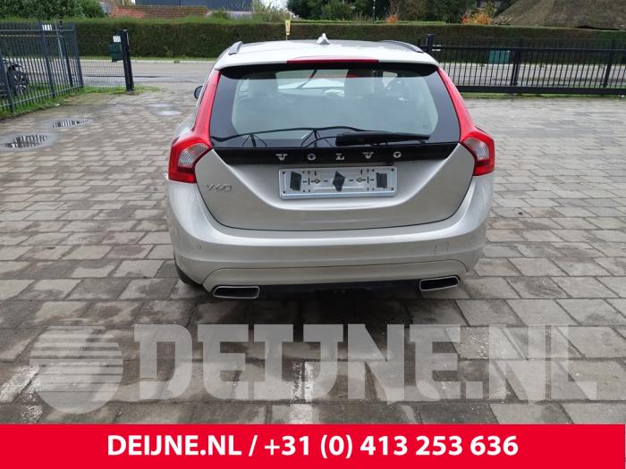Volvo V60 I 2.0 D4 16V Sloopvoertuig (2017, Champagne)